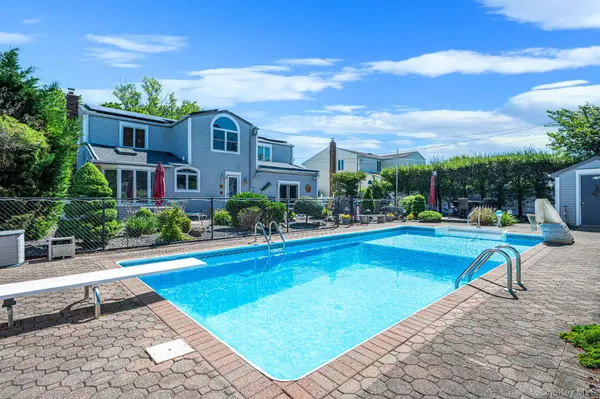 27 Jasmine LN,  Kings Park,  NY 11754