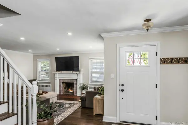 2544 Yorktown ST, Oceanside, NY 11572