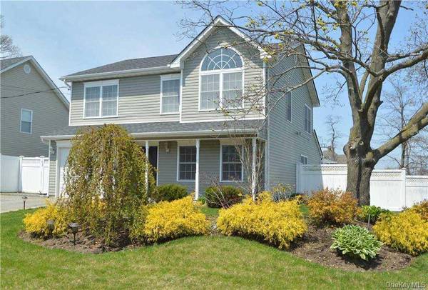 106 Roosevelt AVE, Massapequa, NY 11758