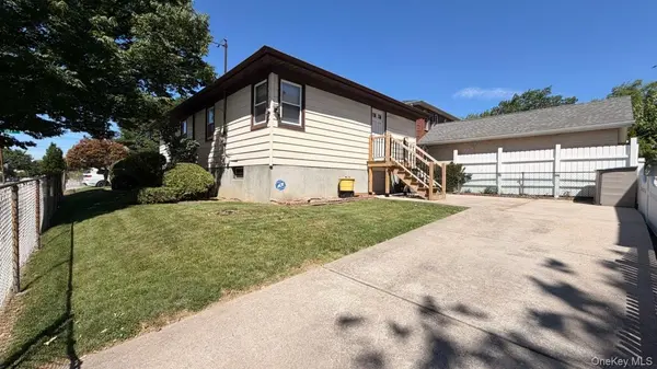 45-69 204th ST, Bayside, NY 11361