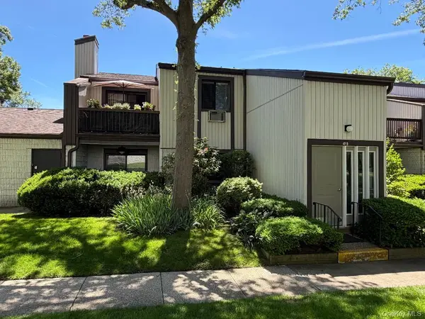 49 Richmond BLVD #1B, Ronkonkoma, NY 11779