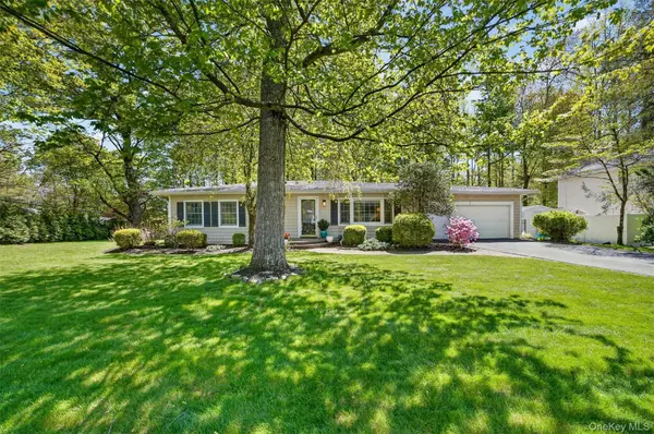 2864 Hedwig DR, Yorktown Heights, NY 10598