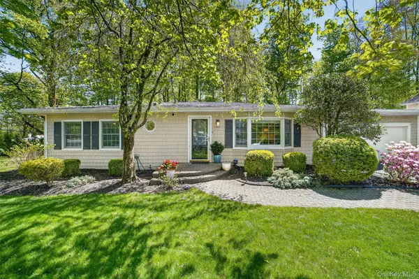 2864 Hedwig DR, Yorktown Heights, NY 10598