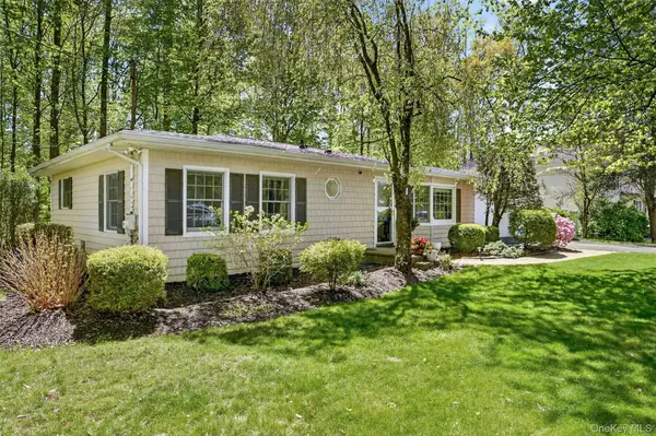 2864 Hedwig DR, Yorktown Heights, NY 10598