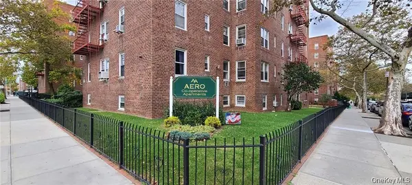 105-38 63rd DR #5-P, Forest Hills, NY 11375