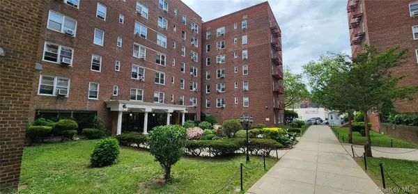 105-38 63rd DR #5-P, Forest Hills, NY 11375