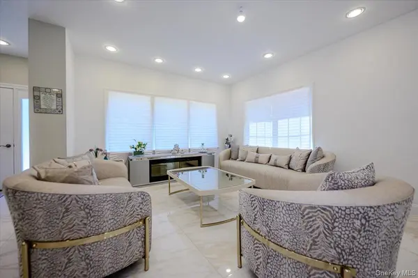 345 Washington AVE, Cedarhurst, NY 11516