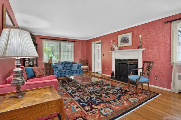 325 Birch Hill RD, Locust Valley, NY 11560