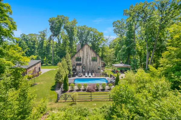 62 Flower RD, Hopewell Junction, NY 12533