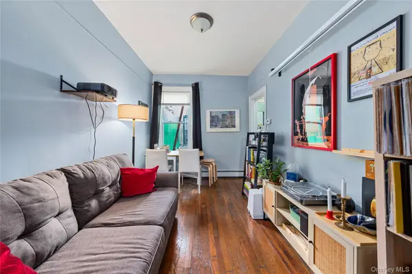 2526 30th AVE, Astoria, NY 11102