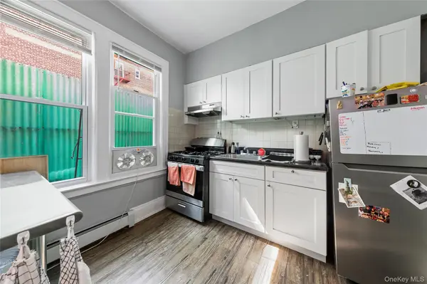 2526 30th AVE, Astoria, NY 11102