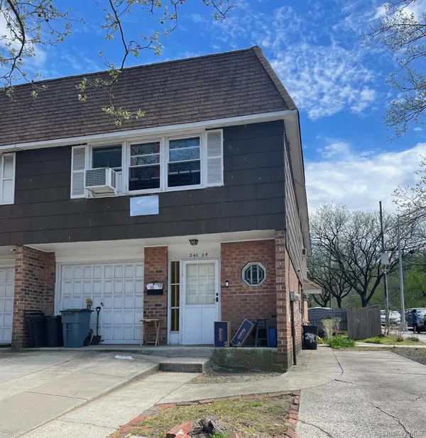 240-04 68th AVE #31, Douglaston, NY 11362