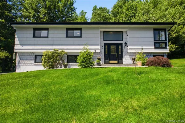 4 Medford PL, Nanuet, NY 10954