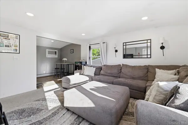 2545 Sycamore AVE, Wantagh, NY 11793