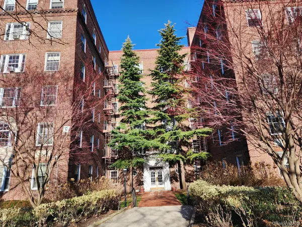 117-01 Park Lane South #C2M, Kew Gardens, NY 11415