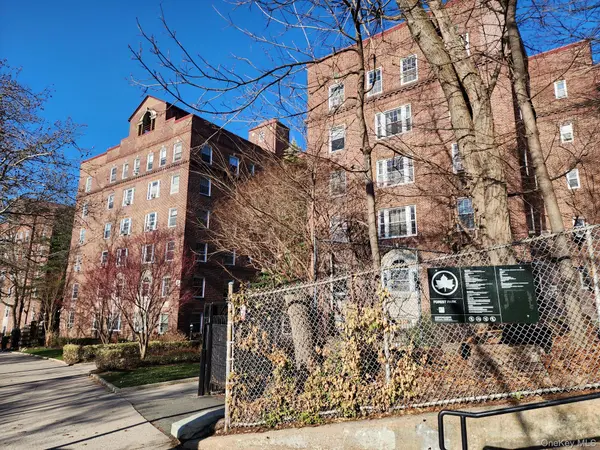 117-01 Park Lane South #C2M, Kew Gardens, NY 11415