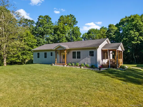 83 Cotter RD, Highland, NY 12528