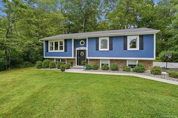 7 Gold RD, Wappingers Falls, NY 12590