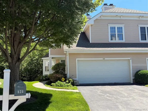 121 Winding Ridge RD, White Plains, NY 10603