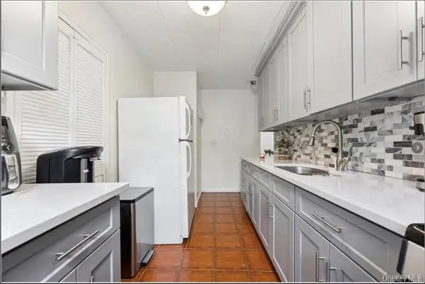 1085 Warburton AVE #120, Yonkers, NY 10701