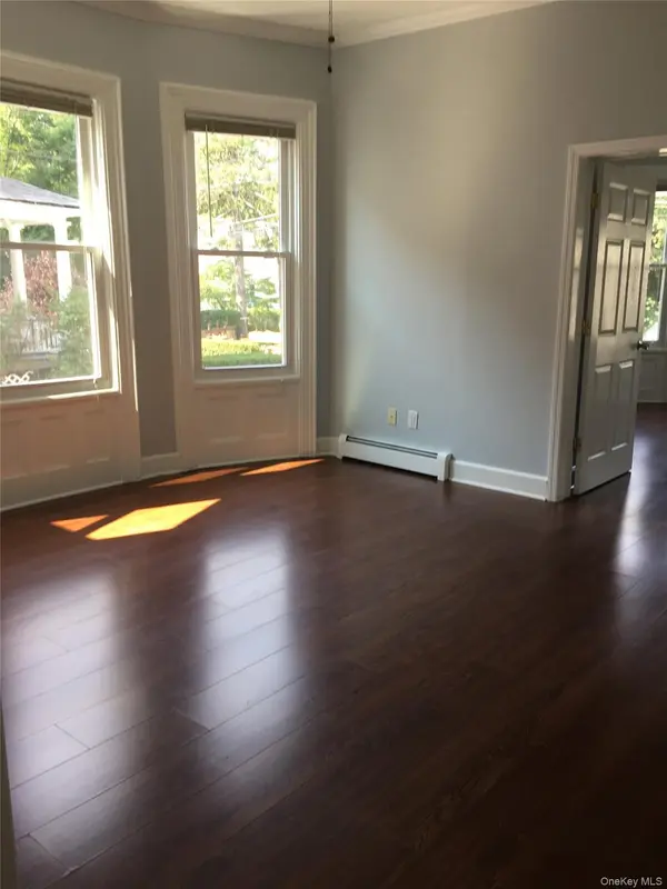 48 Parkway RD #1 flr, Bronxville, NY 10708