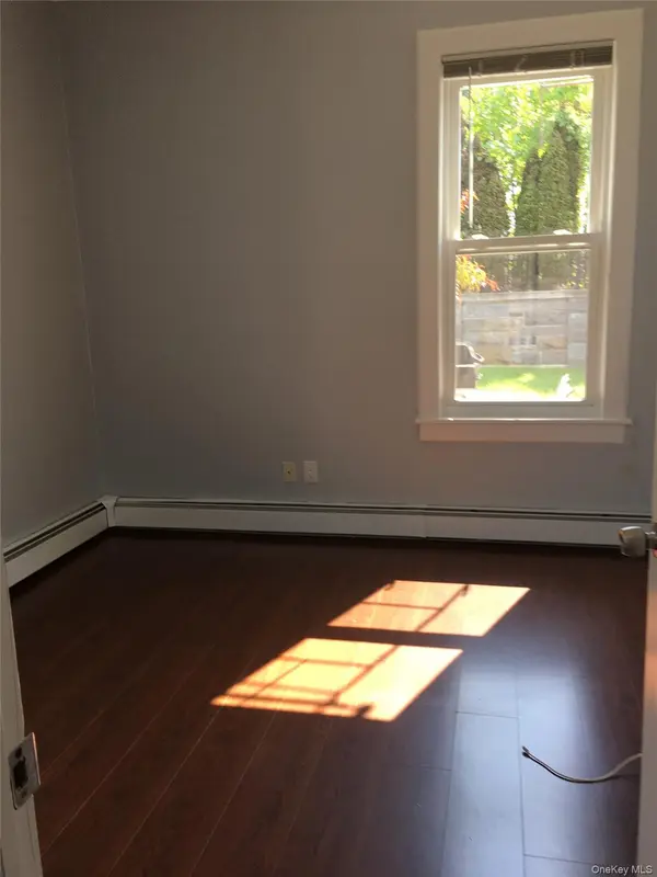 48 Parkway RD #1 flr, Bronxville, NY 10708