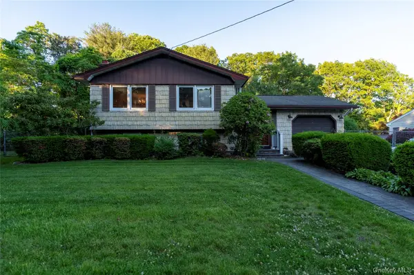 95 Haven AVE, Ronkonkoma, NY 11779