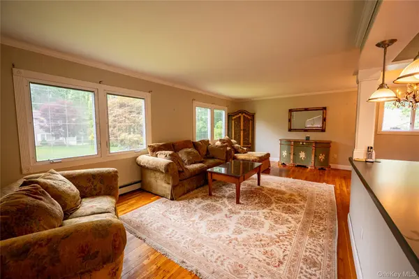 95 Haven AVE, Ronkonkoma, NY 11779