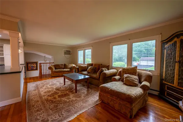 95 Haven AVE, Ronkonkoma, NY 11779