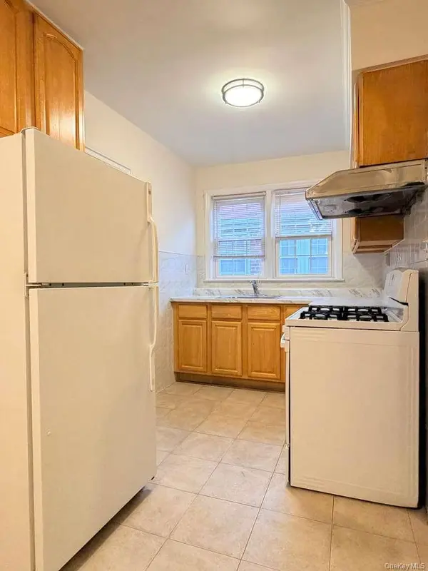 7731 166th ST, Fresh Meadows, NY 11366