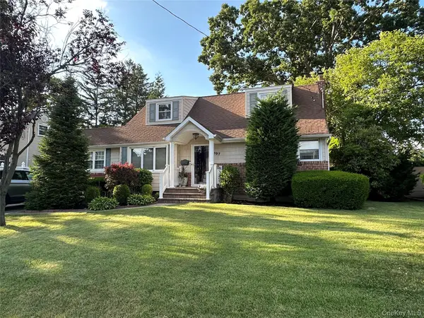 197 Walker ST, West Babylon, NY 11704