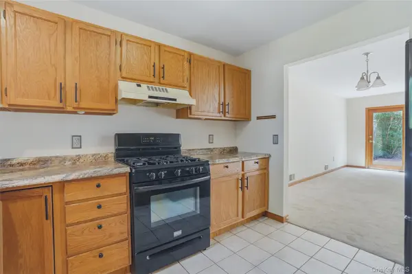 142 Ledge RD, Kingston, NY 12401