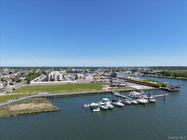 725 Miller AVE #218, Freeport, NY 11520