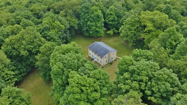 72 Egbertson RD, Campbell Hall, NY 10916