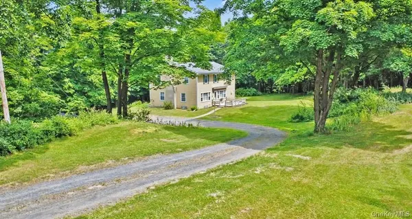 72 Egbertson RD, Campbell Hall, NY 10916