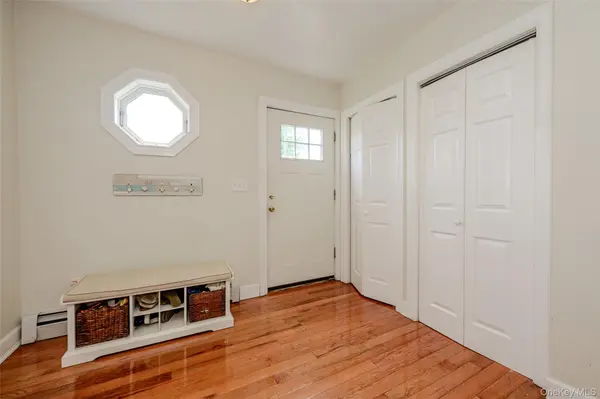 20 Marina RD, Island Park, NY 11558