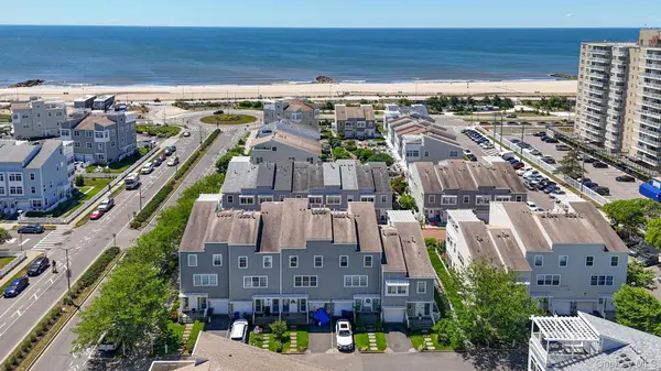 7305 Lighthouse DR, Arverne, NY 11692