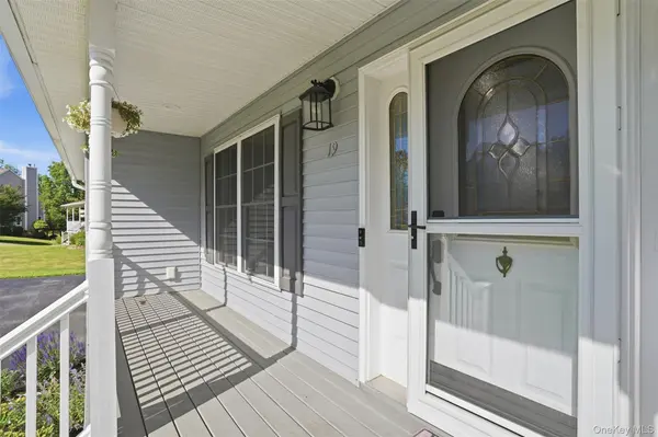 19 Regent RD, Warwick, NY 10990