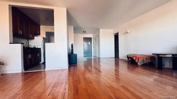 43-10 Kissena BLVD #7J, Flushing, NY 11355