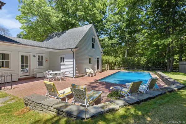 43 Gardiners Bay DR, Shelter Island, NY 11964