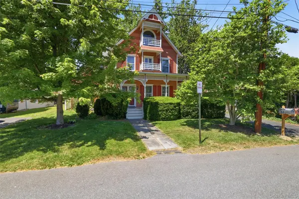 10 West ST, Marlboro, NY 12542