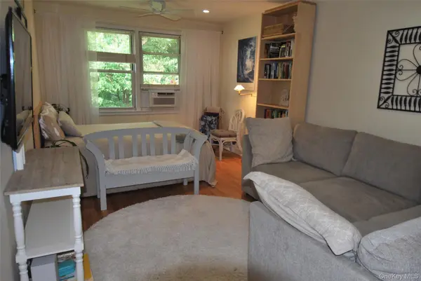 4 Stokes RD #2C, Yonkers, NY 10710