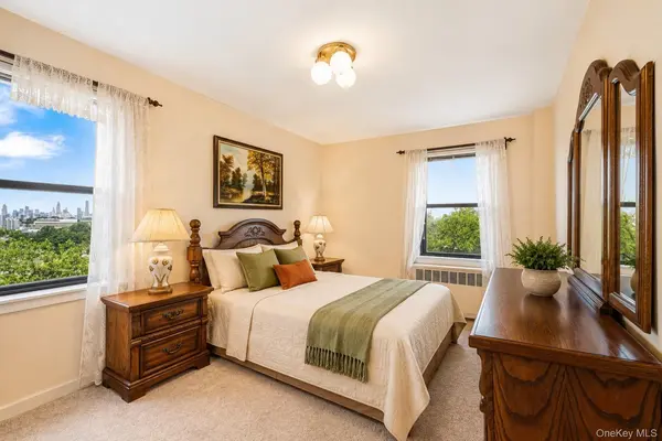 5224 65th PL #3L, Maspeth, NY 11378