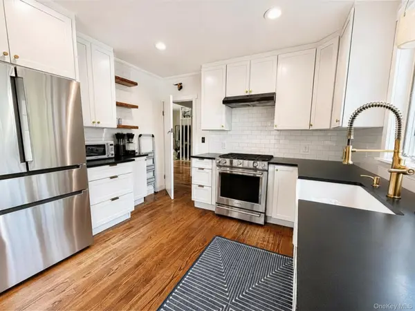 207 Prospect AVE, Sea Cliff, NY 11579