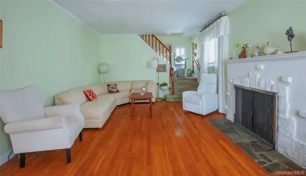 141-27 Coolidge AVE, Briarwood, NY 11435