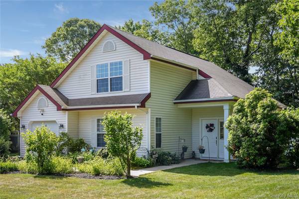 4 Blair CT, Coram, NY 11727