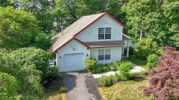 4 Blair CT, Coram, NY 11727
