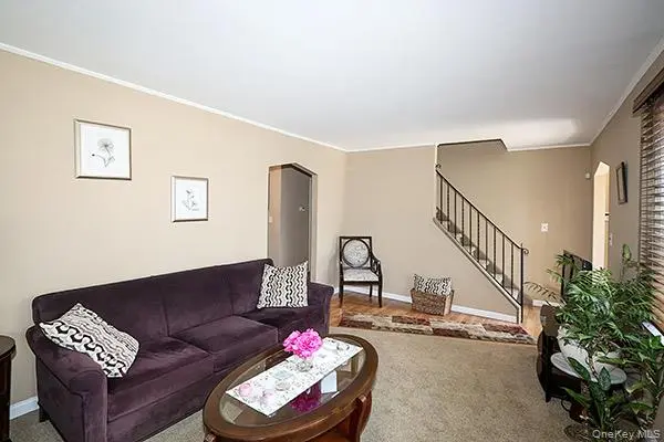 530 Coolidge AVE, Rockville Centre, NY 11570