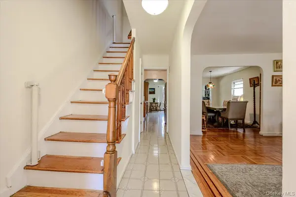 2368 Woodhull AVE, Bronx, NY 10469