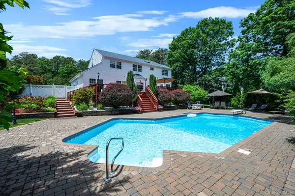 191 Natures LN, Miller Place, NY 11764